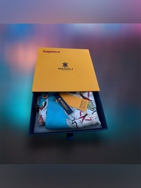 Wensli silk scarf 20 x 20 includes tags and gift box